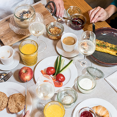 Sichern Sie sich die letzten Plätze zum wunderbaren Muttertagsbrunch am Sonntag 12.5. im mo.wi. Willst du deine Mama überraschen Dann lade sie zum Muttertagsbrunch in den Moserhof ein.